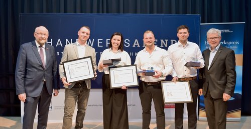 Handwerkspreis_2025_der_Buergschaftsbank_NRW_Preisverleihung_Gruppenfoto-min